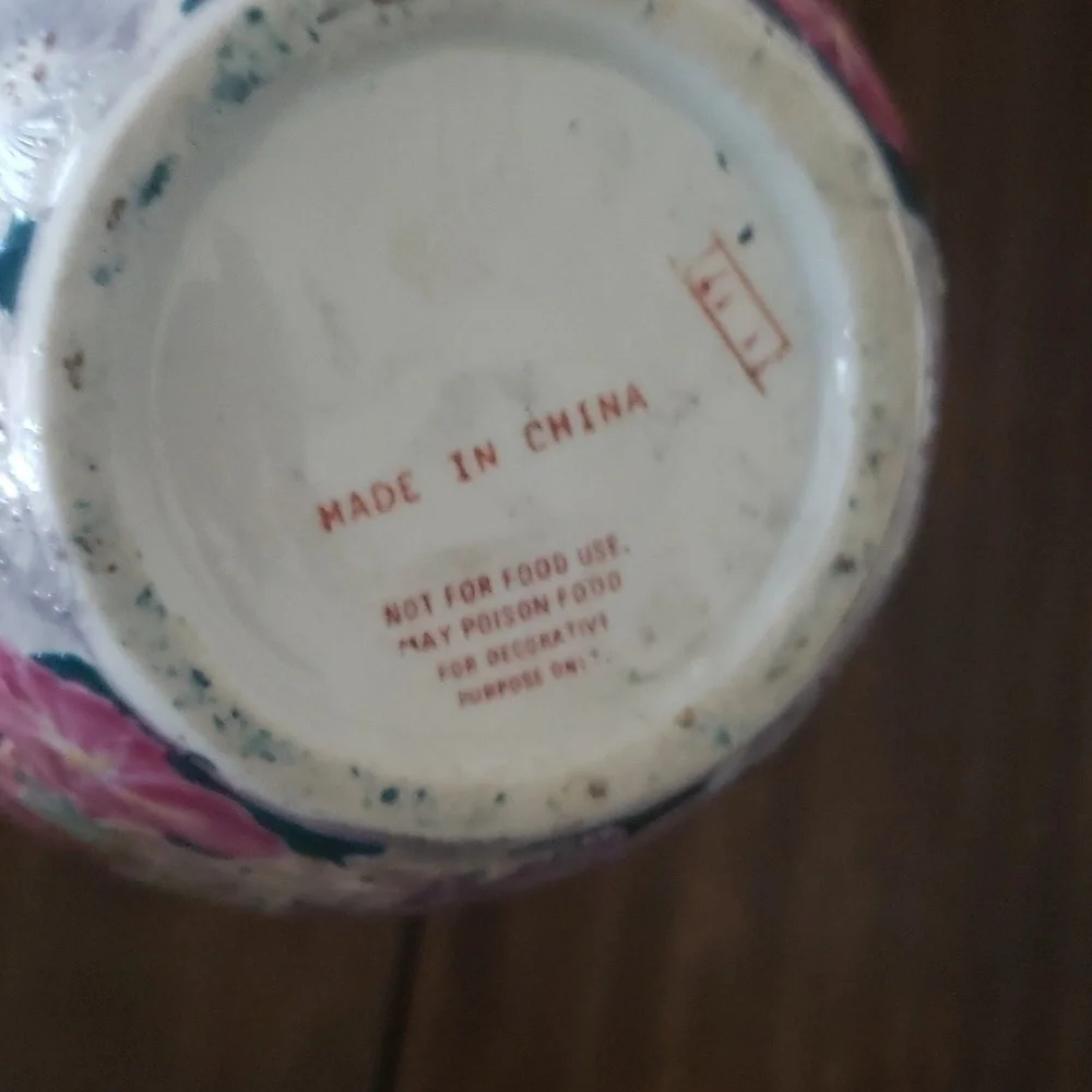 China Old Porcelain Pastel Glaze Golden-green floral Vase